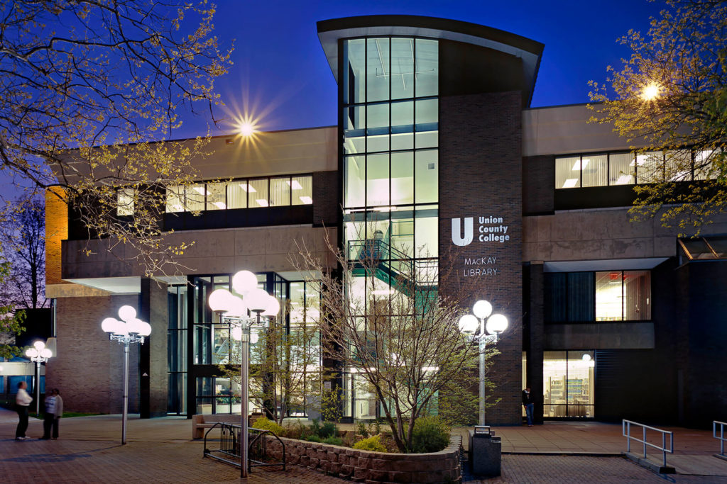 UCC_Mackay_Library_04